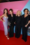Amsterdam 11 oktober 2021
Premiere Liefde zonder grenzenin Tuschinski met in de hoofdrol Yolanthe Cabau v Kasbergen Jim Bakkum Soy Kroon Abbey Hoes  Hajo Bruins en Peggy Vrijens . Holly Brood kwam met haar moeder Sandra en Zus en schoonmoeder