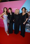 Amsterdam 11 oktober 2021
Premiere Liefde zonder grenzenin Tuschinski met in de hoofdrol Yolanthe Cabau v Kasbergen Jim Bakkum Soy Kroon Abbey Hoes  Hajo Bruins en Peggy Vrijens . Holly Brood kwam met haar moeder Sandra en Zus en schoonmoeder