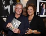 Volendam 12 oktober 2021
Boekpresentatie Jan Keizer bij Hotel Spaander in Volendam . Alle oude bendleden van BZN zijn aanwezig zoals Annie Schilder Carola Smit Jan Tuijp Jack Veerman Thomas Tol Dick Plat