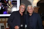 Volendam 12 oktober 2021
Boekpresentatie Jan Keizer bij Hotel Spaander in Volendam . Alle oude bendleden van BZN zijn aanwezig zoals Annie Schilder Carola Smit Jan Tuijp Jack Veerman Thomas Tol Dick Plat . Jan Keizer en Dick de Boer