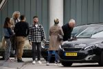 Schiphol 17 oktober 2021
Gordon gaat emigreren naar Dubai en vertrekt vanag Schiphol met div vrienden. Oa Patrick Kathy zijn manager Nathalie  Moser en vriend Jeffrey de Visser gaan met hem mee