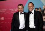 Amsterdam 11 oktober 2021
Premiere Liefde zonder grenzenin Tuschinski met in de hoofdrol Yolanthe Cabau v Kasbergen Jim Bakkum Soy Kroon Abbey Hoes  Hajo Bruins en Peggy Vrijens , John de Bever kwam met zijn Partner Cees en Sieneke met een kennis