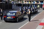 Den Haag 21 september 2021
Prinsjesdag in Den Haag 2021. De troonrede is in de grote kerk. Aanwezig namens de koninklijke familie zijn Koning Willem Alexander en Koningin Maxima Prins Constantijn en Prinses Laurentien. Audi A8 van Koning Willem Alexander