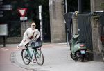 Amsterdam 7 oktober 2021
Marc Marie Huybregts op de fiets in Amsterdam zuid