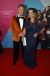 Amsterdam 11 oktober 2021
Premiere Liefde zonder grenzenin Tuschinski met in de hoofdrol Yolanthe Cabau v Kasbergen Jim Bakkum Soy Kroon Abbey Hoes  Hajo Bruins en Peggy Vrijens . Marcel Boekhoorn met zijn vriendin Rebecca Cabau v Kasbereg
