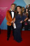 Amsterdam 11 oktober 2021
Premiere Liefde zonder grenzenin Tuschinski met in de hoofdrol Yolanthe Cabau v Kasbergen Jim Bakkum Soy Kroon Abbey Hoes  Hajo Bruins en Peggy Vrijens . Marcel Boekhoorn met zijn vriendin Rebecca Cabau v Kasbereg