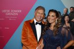 Amsterdam 11 oktober 2021
Premiere Liefde zonder grenzenin Tuschinski met in de hoofdrol Yolanthe Cabau v Kasbergen Jim Bakkum Soy Kroon Abbey Hoes  Hajo Bruins en Peggy Vrijens . Marcel Boekhoorn met zijn vriendin Rebecca Cabau v Kasbereg