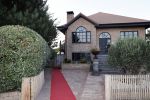 Noordwijk 4 september 2021
Martien Meiland viert zijn 60e verjaardag in de tuin van zijn nieuwe huis/villa. Aanwezig oa Erica Meiland Maxime Meiland (zwanger) met partner Leroy Molkenboer en Montana Meiland met partner Dirk