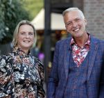 Noordwijk 4 september 2021
Martien Meiland viert zijn 60e verjaardag in de tuin van zijn nieuwe huis/villa. Aanwezig oa Erica Meiland Maxime Meiland (zwanger) met partner Leroy Molkenboer en Montana Meiland met partner Dirk