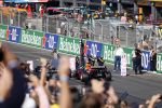 Zandvoort 5 september 2021
Max Verstappen wint de GP F1 van Nederland . Hij staat op het podium met Lewis Hamilton en Valteri Bottas. Charlene de Carvalho Heineken reikt de prijzen uit.