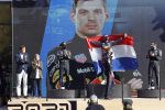 Zandvoort 5 september 2021
Max Verstappen wint de GP F1 van Nederland . Hij staat op het podium met Lewis Hamilton en Valteri Bottas. Charlene de Carvalho Heineken reikt de prijzen uit.