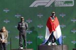 Zandvoort 5 september 2021
Max Verstappen wint de GP F1 van Nederland . Hij staat op het podium met Lewis Hamilton en Valteri Bottas. Charlene de Carvalho Heineken reikt de prijzen uit.