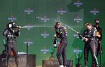 Zandvoort 5 september 2021
Max Verstappen wint de GP F1 van Nederland . Hij staat op het podium met Lewis Hamilton en Valteri Bottas. Charlene de Carvalho Heineken reikt de prijzen uit.