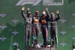 Zandvoort 5 september 2021
Max Verstappen wint de GP F1 van Nederland . Hij staat op het podium met Lewis Hamilton en Valteri Bottas. Charlene de Carvalho Heineken reikt de prijzen uit.