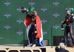 Zandvoort 5 september 2021
Max Verstappen wint de GP F1 van Nederland . Hij staat op het podium met Lewis Hamilton en Valteri Bottas. Charlene de Carvalho Heineken reikt de prijzen uit.