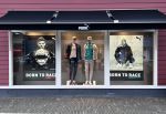 Lelystad 20 oktober 2021
Bataviastad. Foto's van lewis Hamilton en Max Verstappen in de PUMA winkel
