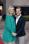 Noordwijk 4 september 2021
Martien Meiland viert zijn 60e verjaardag in de tuin van zijn nieuwe huis/villa. Aanwezig oa Erica Meiland Maxime Meiland (zwanger) met partner Leroy Molkenboer en Montana Meiland met partner Dirk