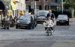 Naarden 24 september 2021
Nina ten Brink de dochter van Robert ten Brink en zijn vrouw Roos trouwt in het gemeentehuis van Naarden Vesting met haar man Laurens Jan . Ze arriveren in een bakfiets.
