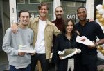 Amsterdam 2 oktober 2021
Patrick Kluivert zijn vrouw Rosanna Nino Wilkes zijn aandeelhouder in het sneakermerk Qurk. De schoenen worden van kurk gemaakt. De winkel zit in de 9 straatjes.