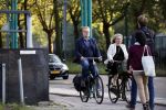 Amsterdam 3 september 2021
Paatrick Stoof met zijn partner op de fiets in Amsterdam Buitenveldert.