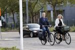Amsterdam 3 september 2021
Paatrick Stoof met zijn partner op de fiets in Amsterdam Buitenveldert.