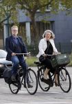 Amsterdam 3 september 2021
Paatrick Stoof met zijn partner op de fiets in Amsterdam Buitenveldert.