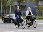 Amsterdam 3 september 2021
Paatrick Stoof met zijn partner op de fiets in Amsterdam Buitenveldert.
