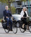 Amsterdam 3 september 2021
Paatrick Stoof met zijn partner op de fiets in Amsterdam Buitenveldert.