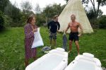 Amsterdam 16 oktober 2021
Patty Brard en haar man Antoine v d Vijver in een ijsbad . Patty heeft een hele lijn met produkten die bij het Kruitvat te koop zijn .