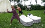 Amsterdam 16 oktober 2021
Patty Brard en haar man Antoine v d Vijver in een ijsbad . Patty heeft een hele lijn met produkten die bij het Kruitvat te koop zijn .