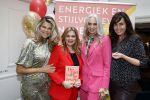 Amsterdam 11 oktober 2021
Boekpresentatie Petra v Bremen en Helene v Santen in hotel the Hoxton . Tanja Jess reikt het eerste boek uit. Kirsten Schilder en Kim Kotter