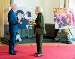 BAARN â€“ Prinses Beatrix was zaterdagmiddag 9 oktober op het terrein van Paleis Soestdijk aanwezig bij de viering van het 65-jarig bestaan van het Prinses Beatrix Spierfonds. De Prinses is sinds de oprichting beschermvrouwe van het fonds. ANP / Hollandse Hoogte / Wesley de Wit