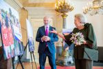 BAARN â€“ Prinses Beatrix was zaterdagmiddag 9 oktober op het terrein van Paleis Soestdijk aanwezig bij de viering van het 65-jarig bestaan van het Prinses Beatrix Spierfonds. De Prinses is sinds de oprichting beschermvrouwe van het fonds. ANP / Hollandse Hoogte / Wesley de Wit