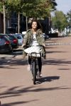 Amsterdam 22 september 2021
Quinty Trustfull op haar electrische van Moof fiets.