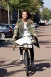 Amsterdam 22 september 2021
Quinty Trustfull op haar electrische van Moof fiets.