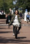 Amsterdam 22 september 2021
Quinty Trustfull op haar electrische van Moof fiets.