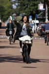 Amsterdam 22 september 2021
Quinty Trustfull op haar electrische van Moof fiets.