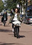 Amsterdam 22 september 2021
Quinty Trustfull op haar electrische van Moof fiets.