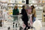 Amsterdam 7 oktober 2021
Rachel Hazes , Sarah v Soelen en haar moeder Rebecca v Soelen bij de prenetal babywinkel in Amstedam zuid oost.