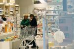 Amsterdam 7 oktober 2021
Rachel Hazes , Sarah v Soelen en haar moeder Rebecca v Soelen bij de prenetal babywinkel in Amstedam zuid oost.