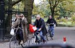 Amsterdam 16 oktober 2021
Robert en Claudia Schoemacher op de fiets bij het vondelpark