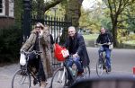 Amsterdam 16 oktober 2021
Robert en Claudia Schoemacher op de fiets bij het vondelpark