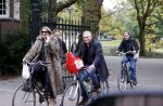 Amsterdam 16 oktober 2021
Robert en Claudia Schoemacher op de fiets bij het vondelpark