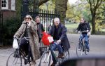 Amsterdam 16 oktober 2021
Robert en Claudia Schoemacher op de fiets bij het vondelpark