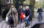 Amsterdam 16 oktober 2021
Robert en Claudia Schoemacher op de fiets bij het vondelpark
