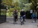 Amsterdam 16 oktober 2021
Robert en Claudia Schoemacher op de fiets bij het vondelpark