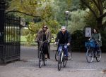 Amsterdam 16 oktober 2021
Robert en Claudia Schoemacher op de fiets bij het vondelpark