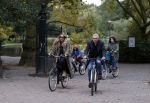 Amsterdam 16 oktober 2021
Robert en Claudia Schoemacher op de fiets bij het vondelpark