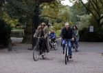 Amsterdam 16 oktober 2021
Robert en Claudia Schoemacher op de fiets bij het vondelpark