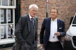 Naarden 24 september 2021
Nina ten Brink de dochter van Robert ten Brink en zijn vrouw Roos trouwt in het gemeentehuis van Naarden Vesting met haar man Laurens Jan . Ze arriveren in een bakfiets.